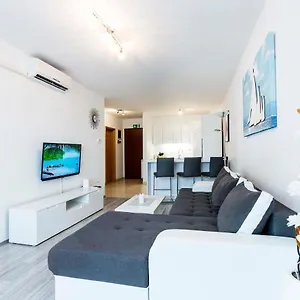 Apartman Elena, Pula